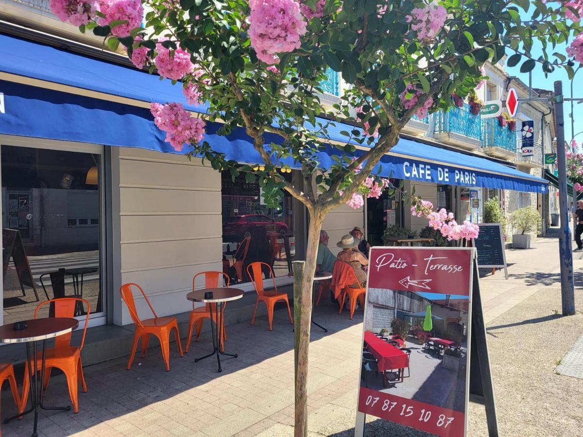 Cafe De Paris Hotel Lesparre-Medoc Exterior photo